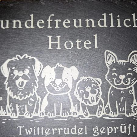 Stadt-Gut-Hotel Rheinischer Hof Essen Exterior foto
